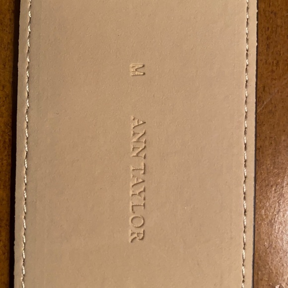 Ann Taylor Wide Leather Trouser Belt. Medium,Tan, Navy, Gold Excellent Condition - Picture 11 of 12